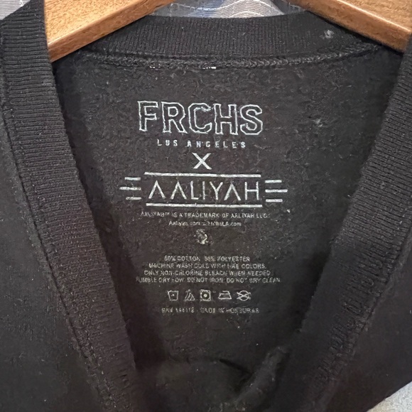 Crewneck sweatshirt size small Aaliyah - Picture 3 of 3